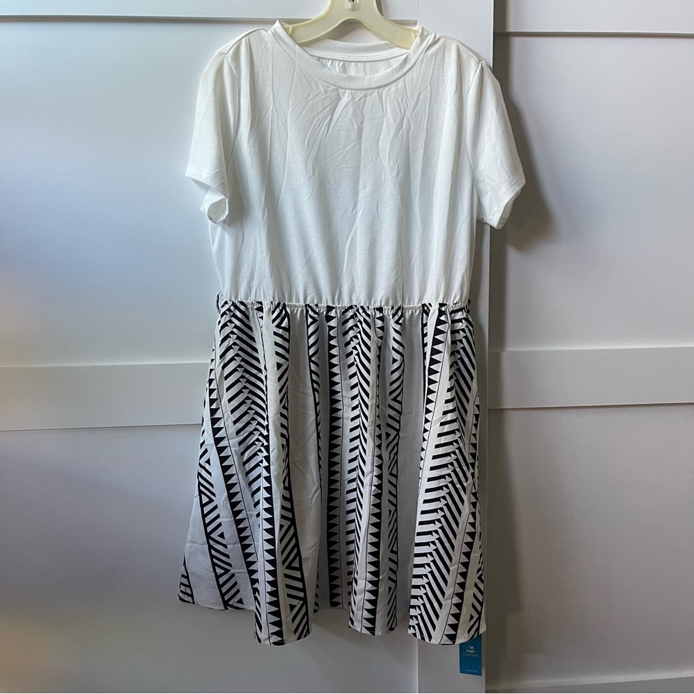 Cupshe Casual White and Black A-Line Sundress, new without belt.